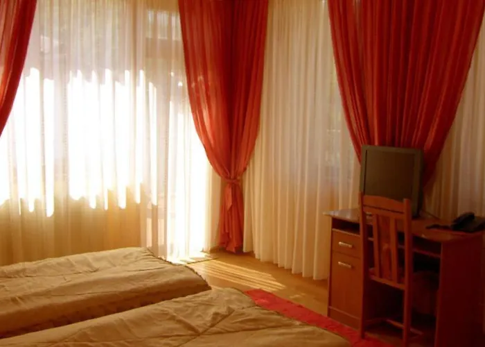 Family Silvestar Hotel