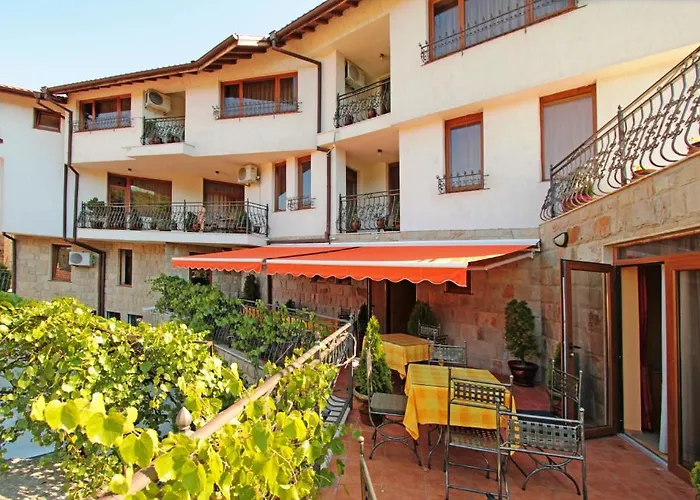 Family Silvestar Hotel